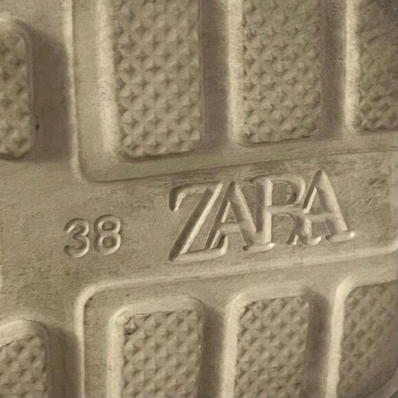 ZARA Sock Knit Sneakers Women’s Sz 8 Gray Stretch Comfy 2.5” Heel Chunky Booties - Picture 11 of 12